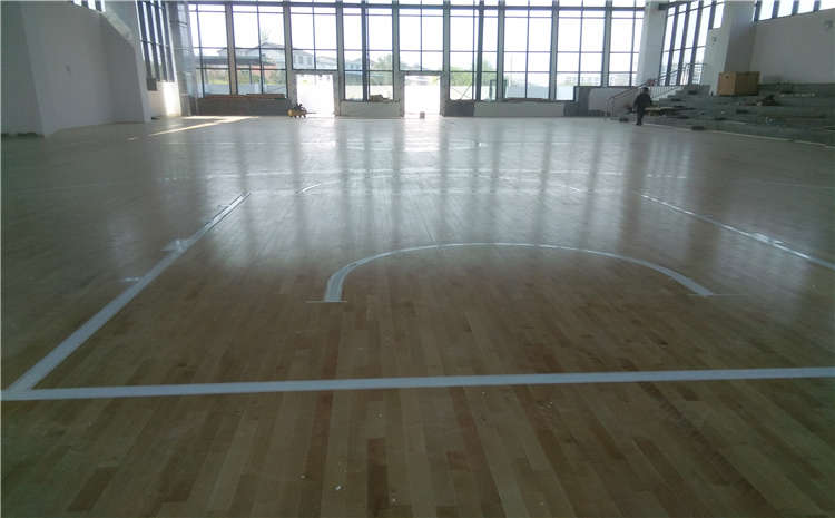 松木篮球馆木地板哪个牌子好？