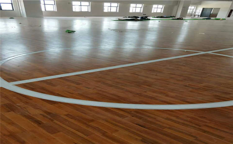 硬木企口体育木地板翻新施工