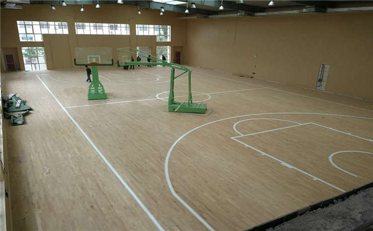 北京指接板篮球场木地板多少钱一平米？