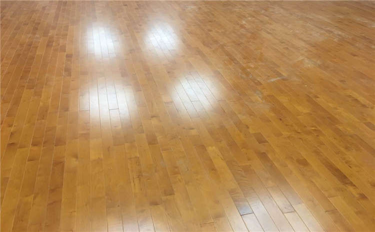 橡胶木体育木地板怎么翻新？